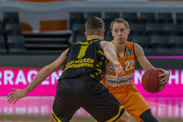 的优势地位 的优势地位