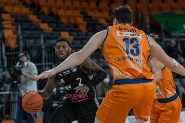 域的快速崛 域的快速崛